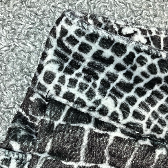 Vintage Guess Jeans Crocodile Pattern Womens Pants Size 28 Brown Velour Lined - Picture 8 of 15